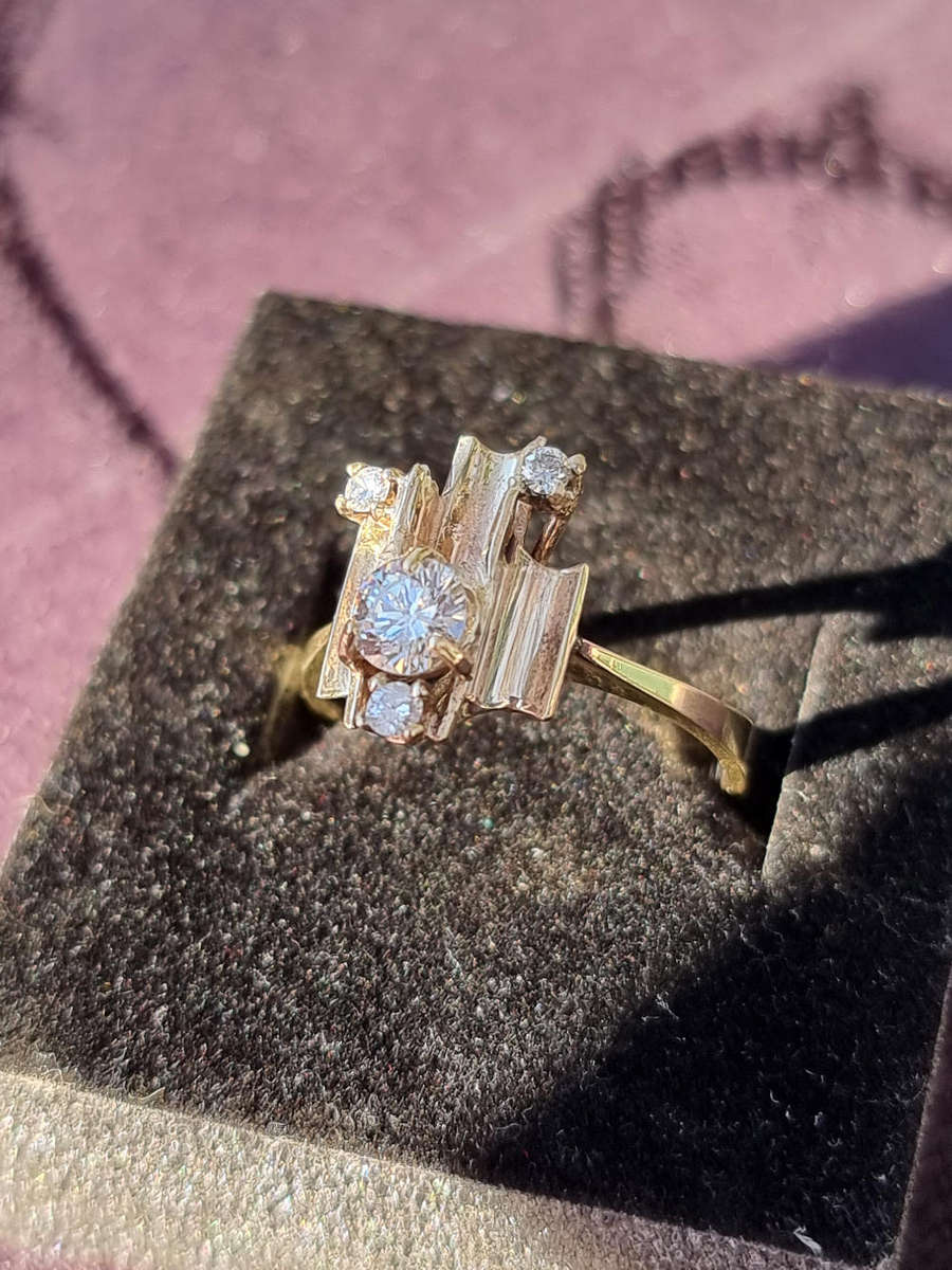 "Genuine" 0,45 Carat Natural Diamond "Engagement Designer" 9CT Yellow Gold Ring. ( Genuine Gold.)