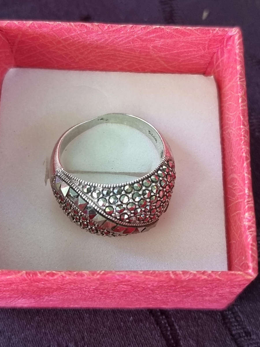 Marcasite Dome 925 Sterling Silver Ring.  ( Genuine Silver. )