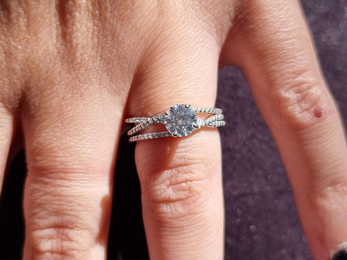 CERTIFIED "1.00 CARAT MOISANITE" Engagment Diamond Designer Sterling Ring (Genuine Silver)