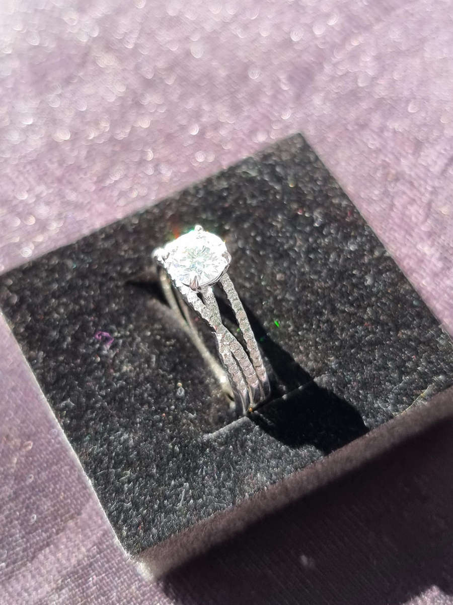 CERTIFIED "1.00 CARAT MOISANITE" Engagment Diamond Designer Sterling Ring (Genuine Silver)