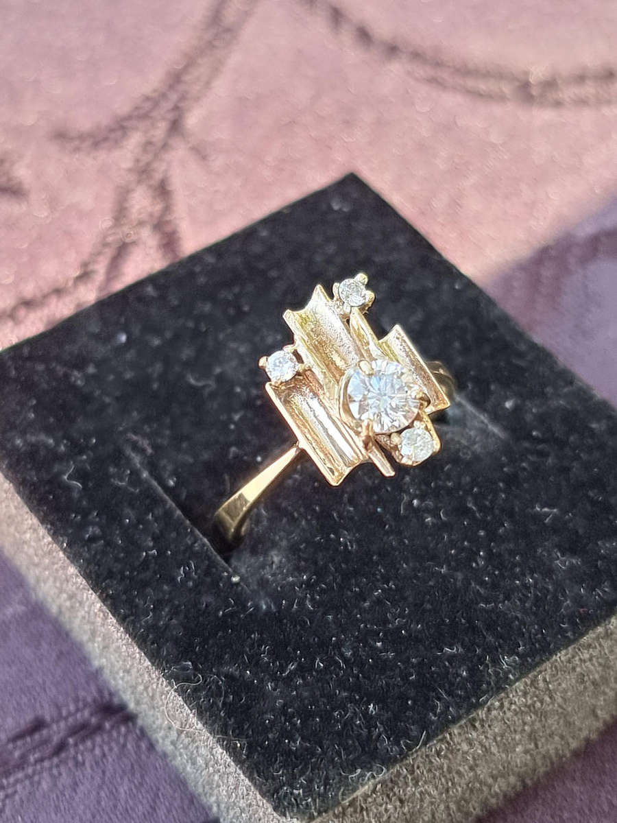 "Genuine" 0,45 Carat Natural Diamond "Engagement Designer" 9CT Yellow Gold Ring. ( Genuine Gold.)