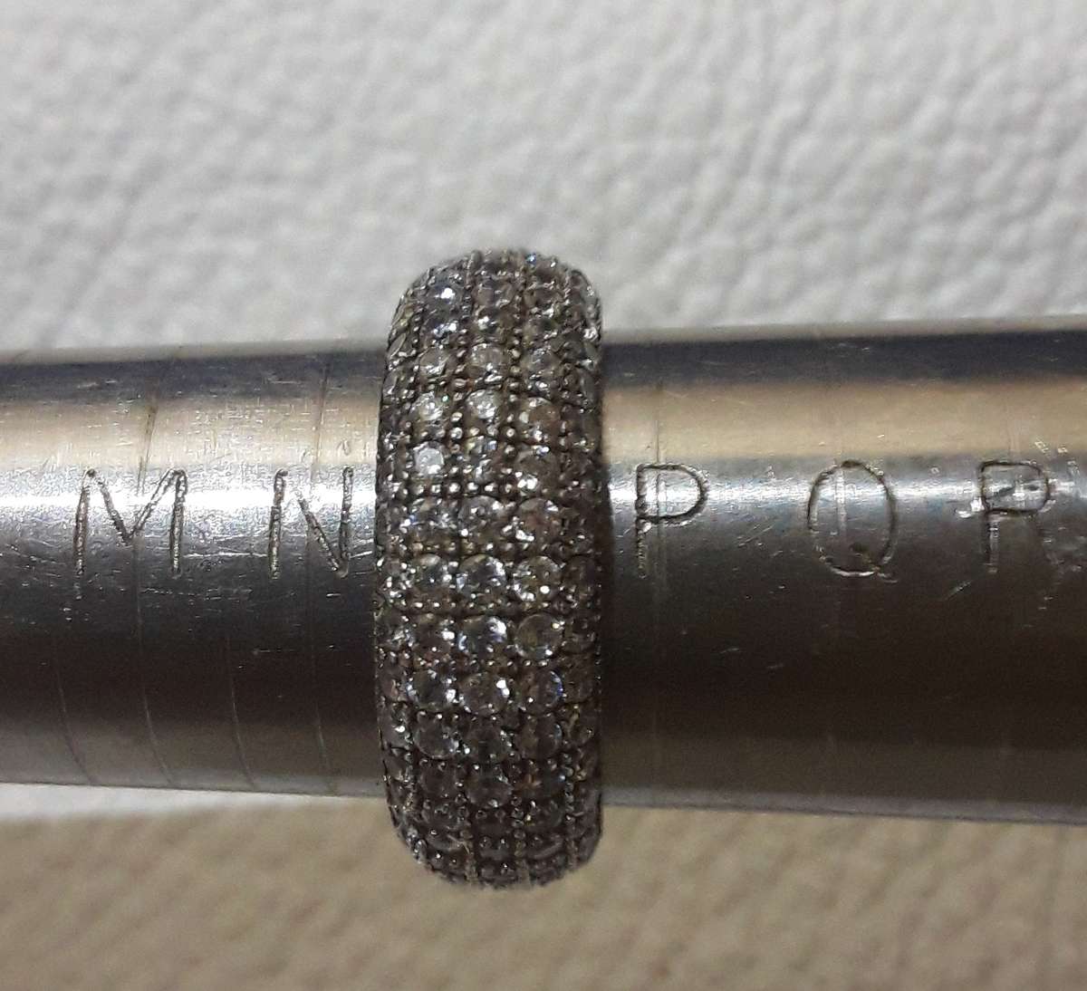 Very Beautiful .925 Silver Ladies ring stones all round 5.8gr