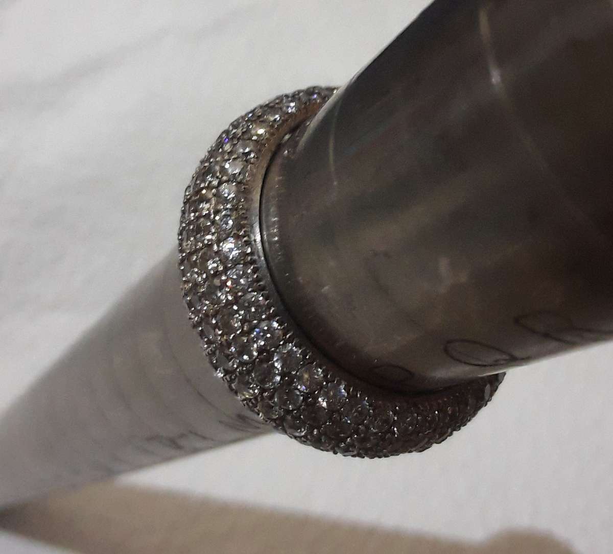 Very Beautiful .925 Silver Ladies ring stones all round 5.8gr