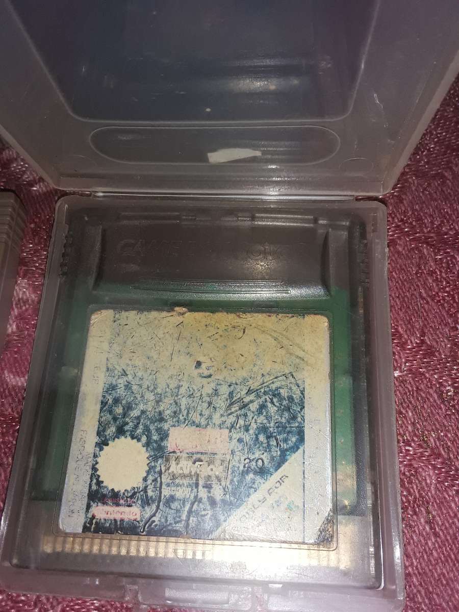 Rare Vintage Transparent Gameboy Colour with games