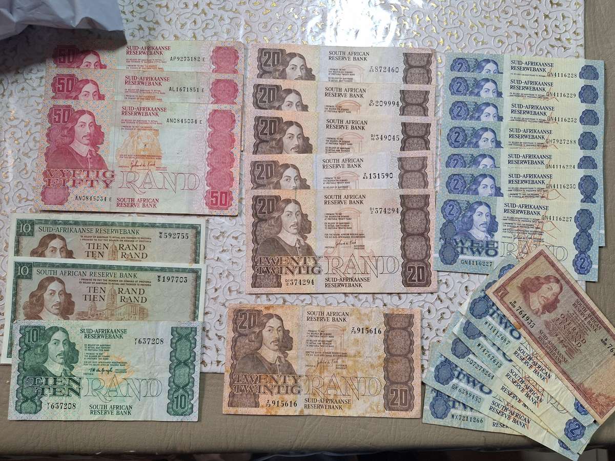 Mixed Batch Of Old South African Notes