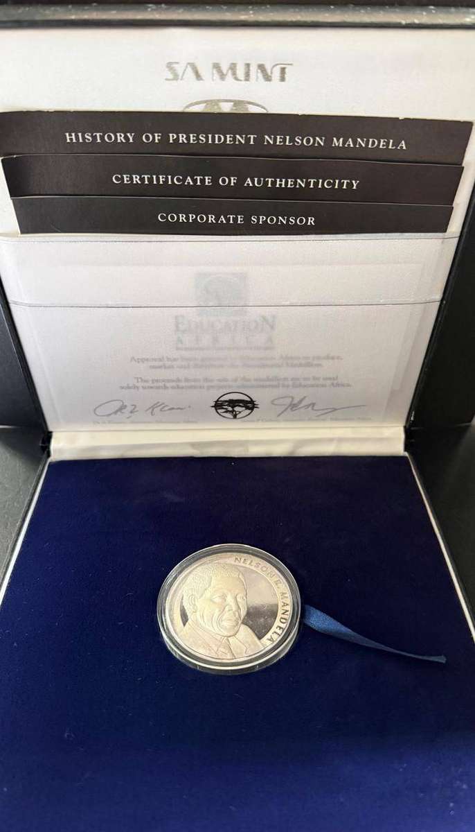 LATE ENTRY !!! Massive 5 OUNCE SILVER Proof Mandela Inauguration Medallion - includes case and COA's
