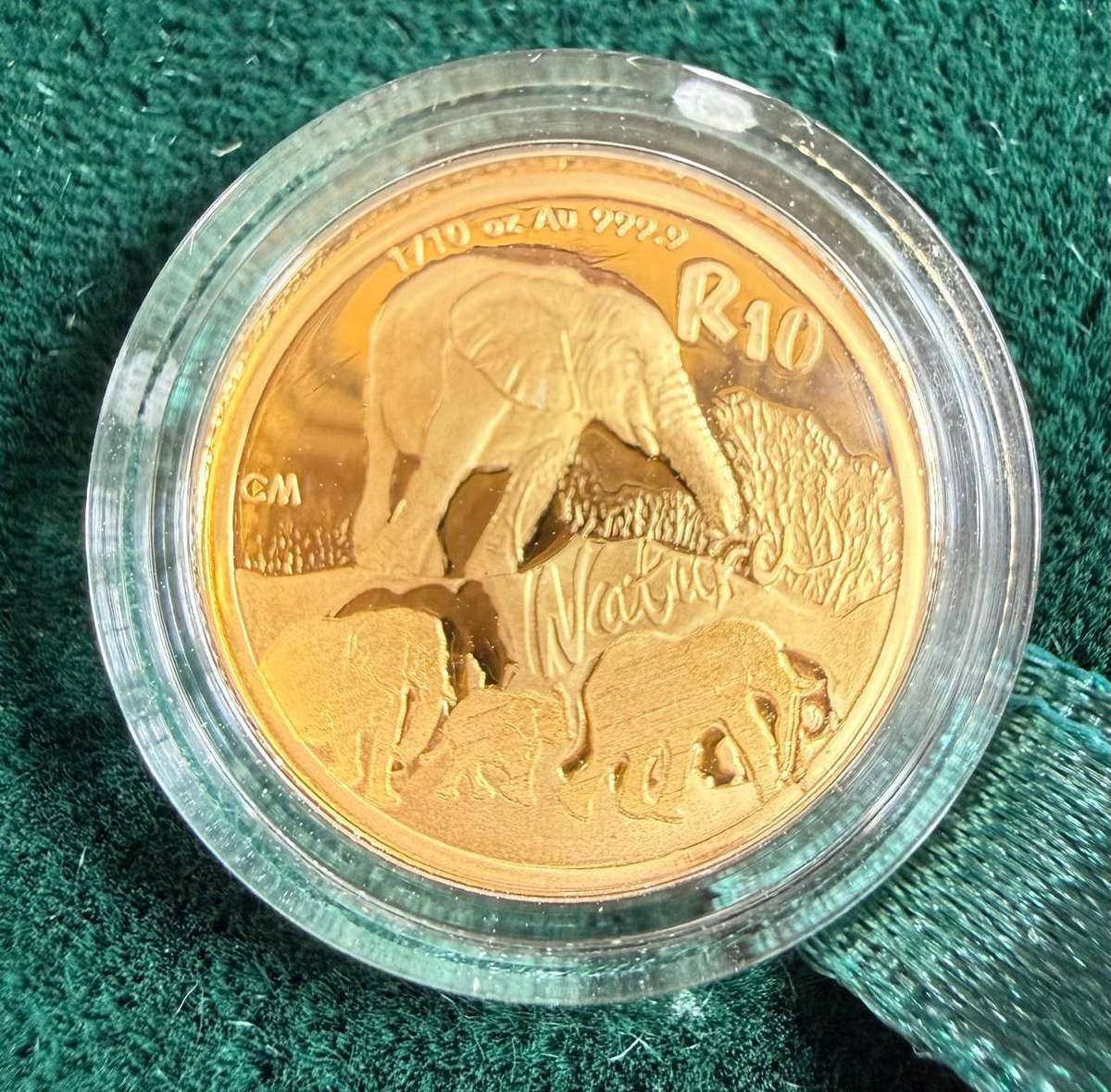 Gold 24ct Tenth oz R10 - Natura Proof Coin - Elephant 2008 - mintage 776 with certificate