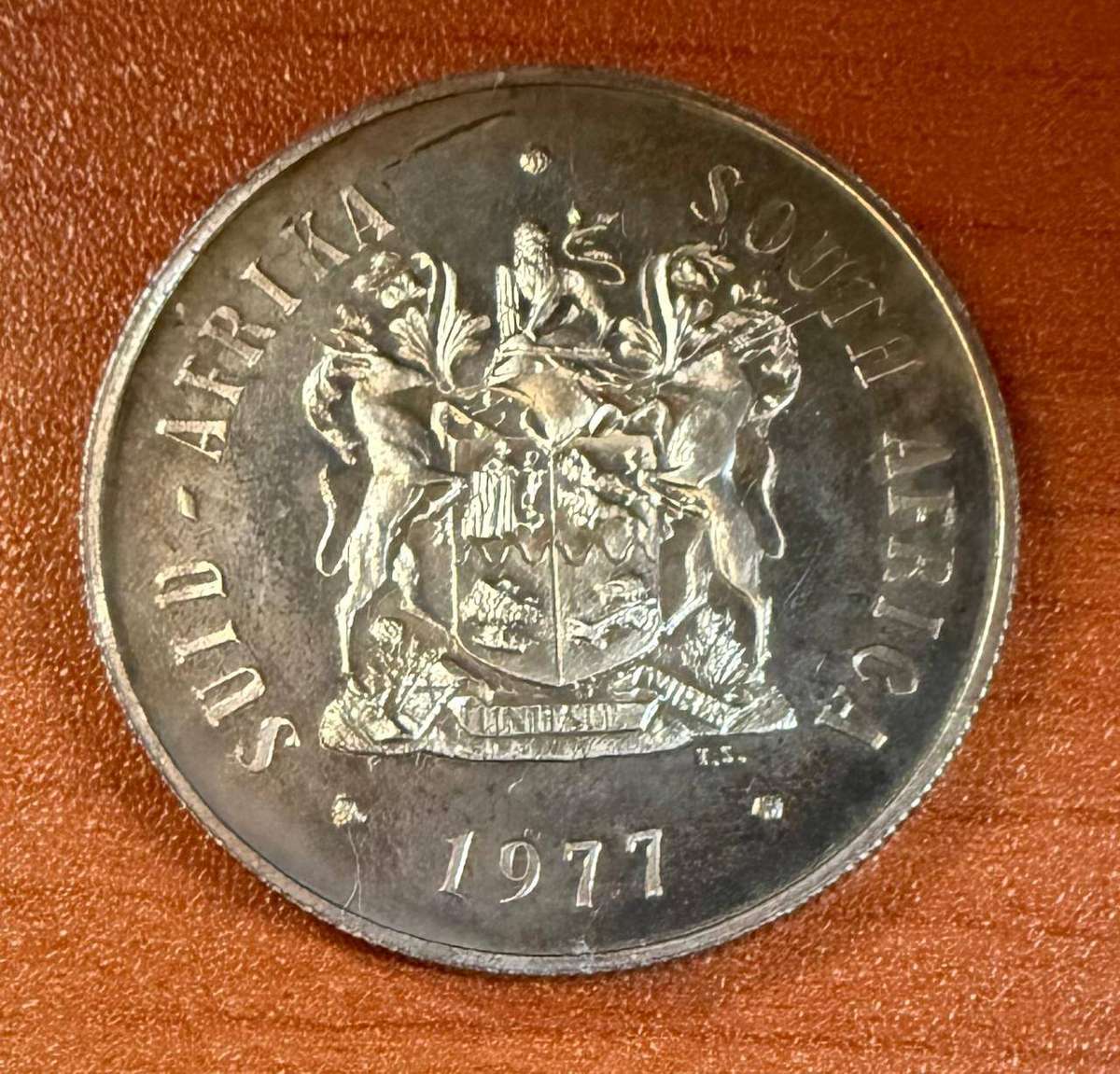 1977 *** SIlver R1 *** PROOF *** highly collectable