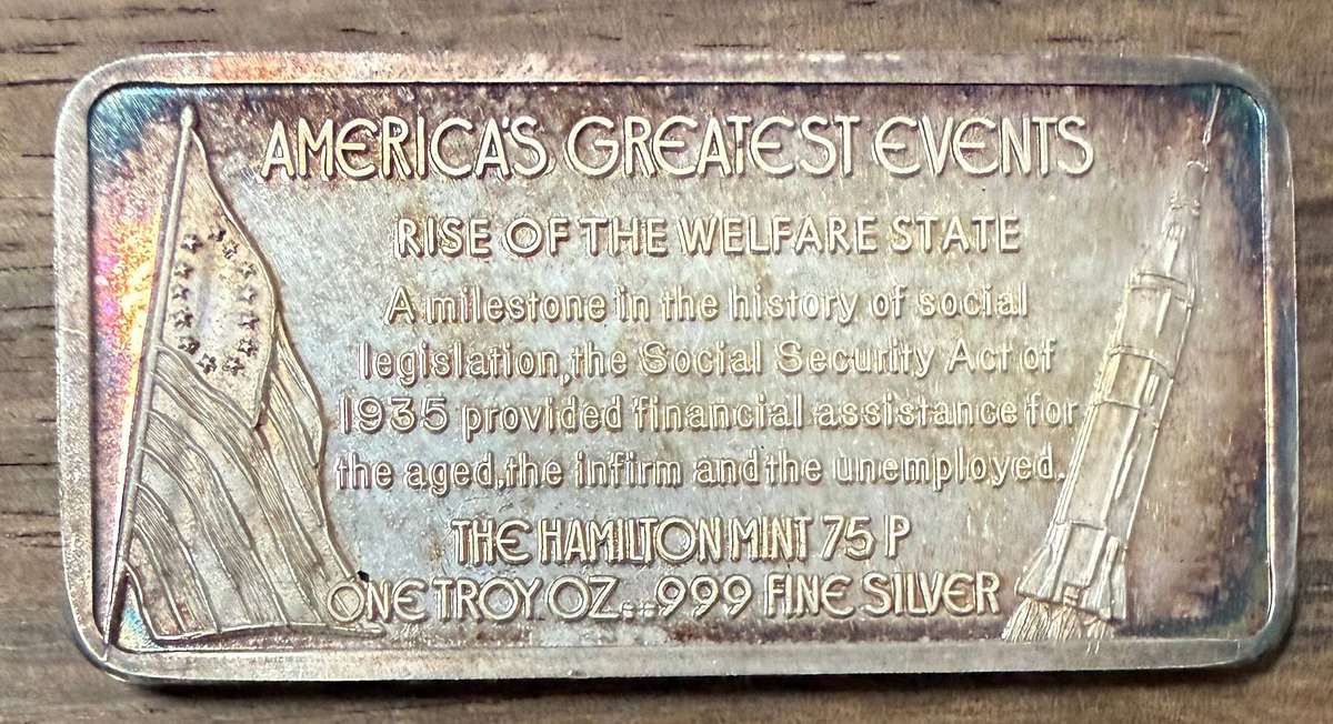 Fine Silver One Troy Ounce .999 - 1975 Hamilton Mint - Social Security Act -Highly collectable