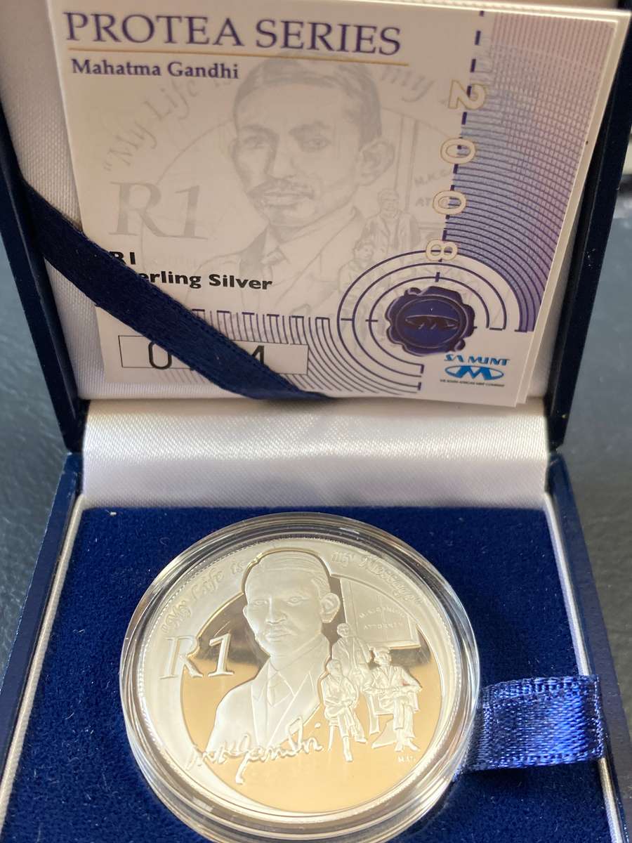 GANDHI PROOF SILVER R1 *** IN SAM BOX