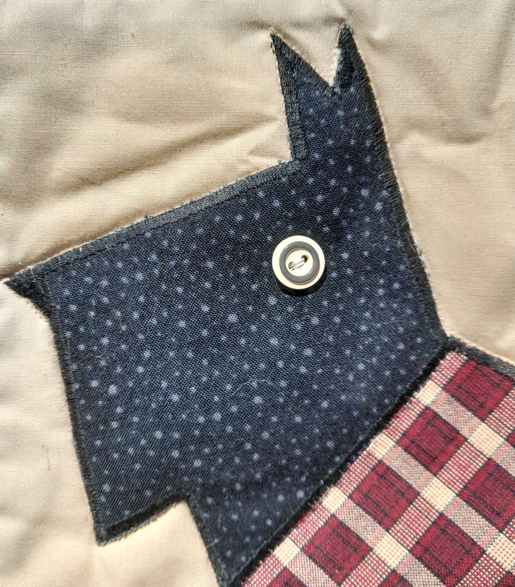 Large handmade Scotty dog themed quilt in immaculate condition 138cm X 138cm