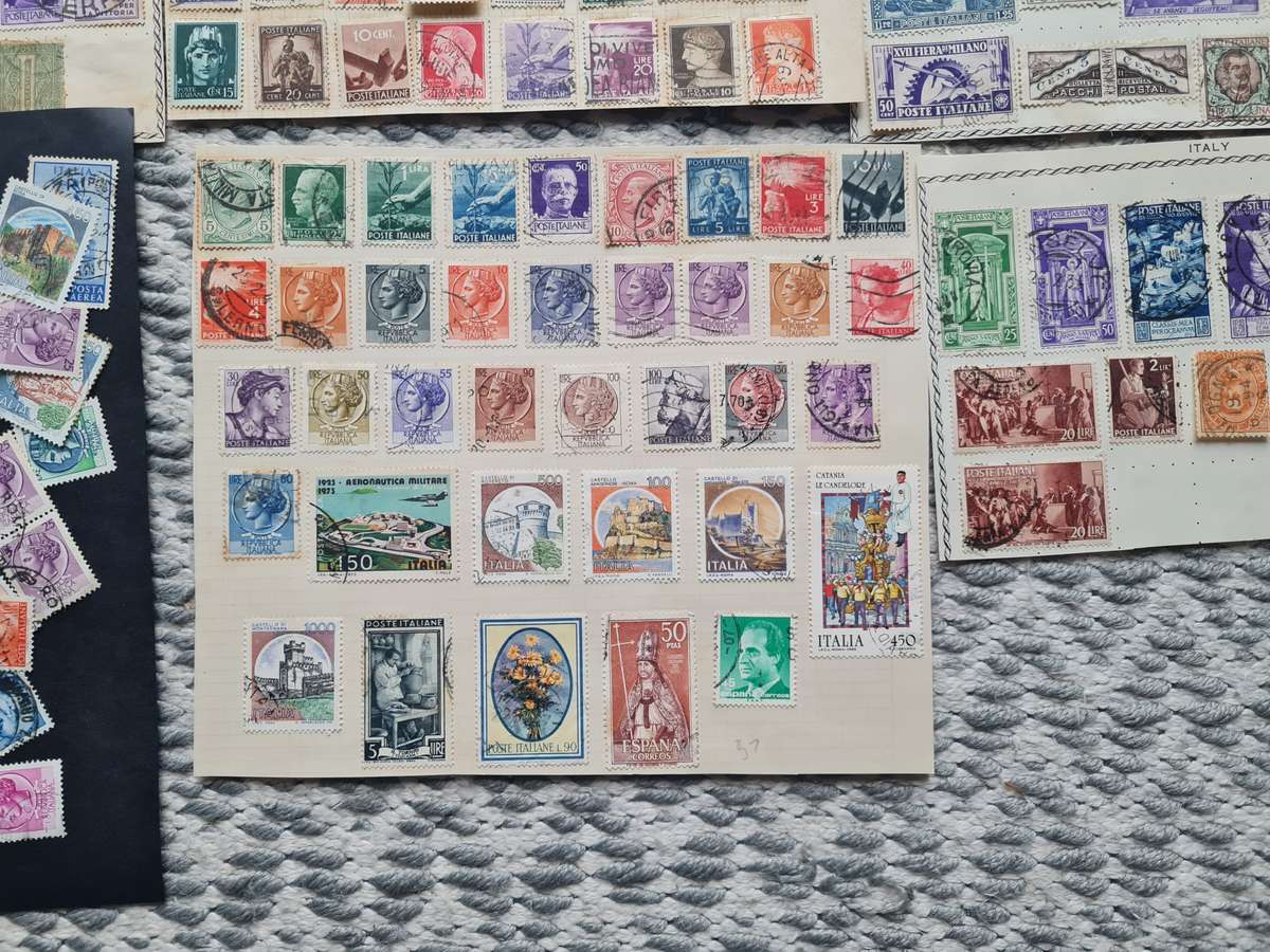 ITALY  >200 hinged on old album pages + 100 loose