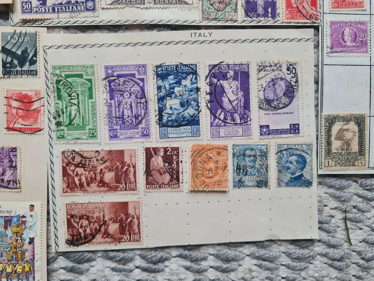 ITALY  >200 hinged on old album pages + 100 loose