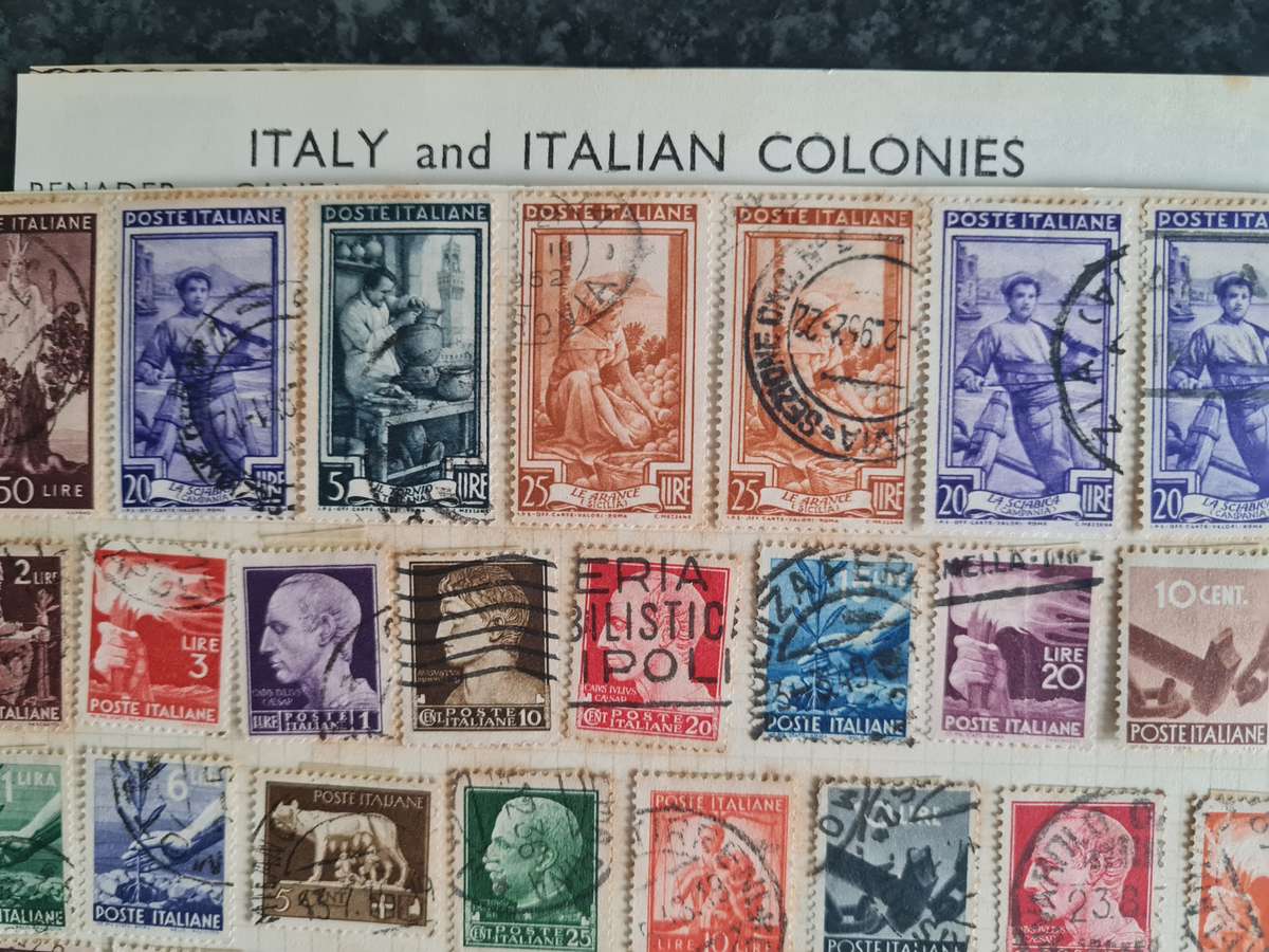 ITALY  >200 hinged on old album pages + 100 loose