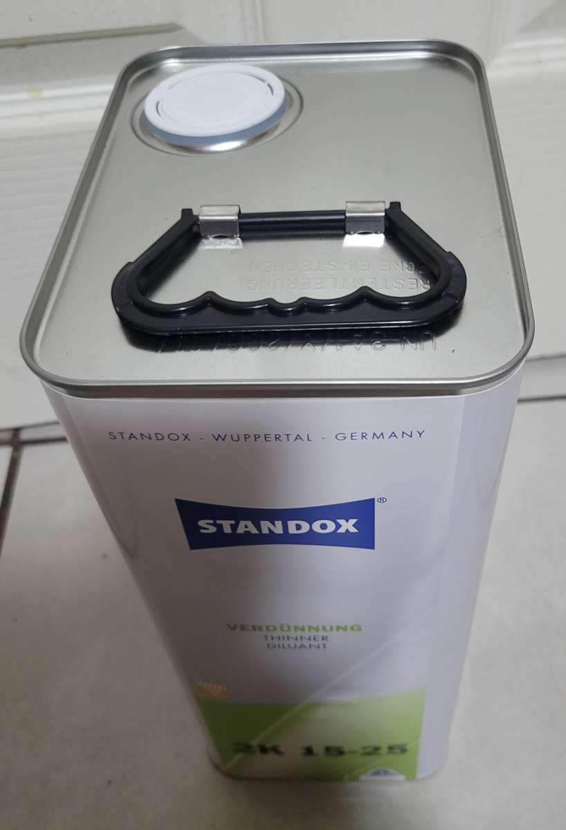 Standox 2k Paint thinner car