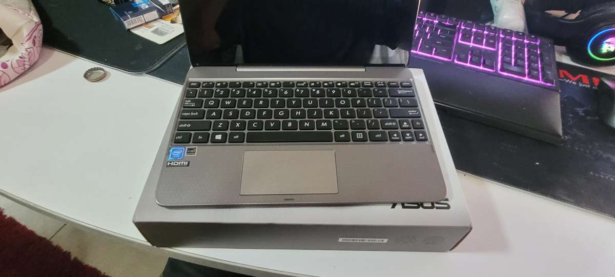 ASUS Transformer Tablet / Laptop with keyboard | in original box