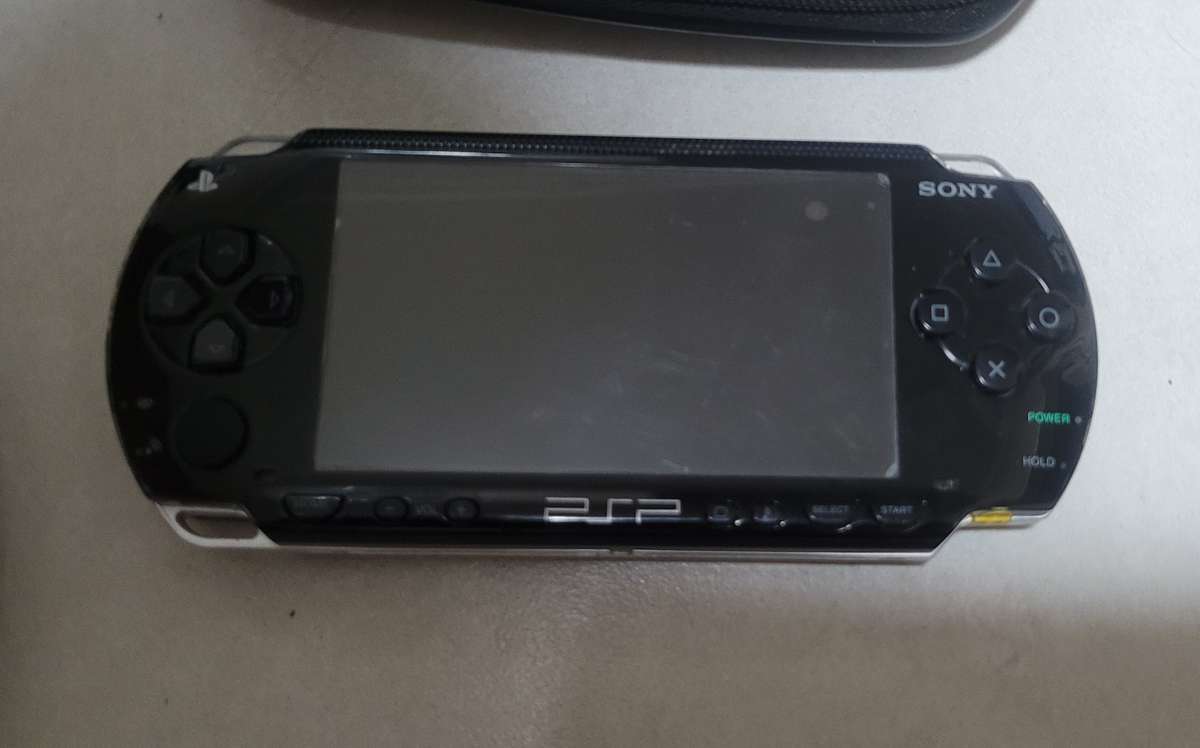 Big PSP Bundle !! 25 Games Carry Case