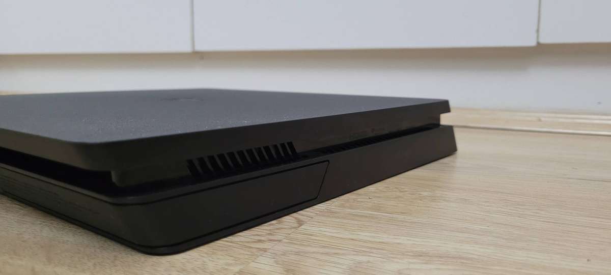 PS4 Slim Console 500Gb Control Immaculate