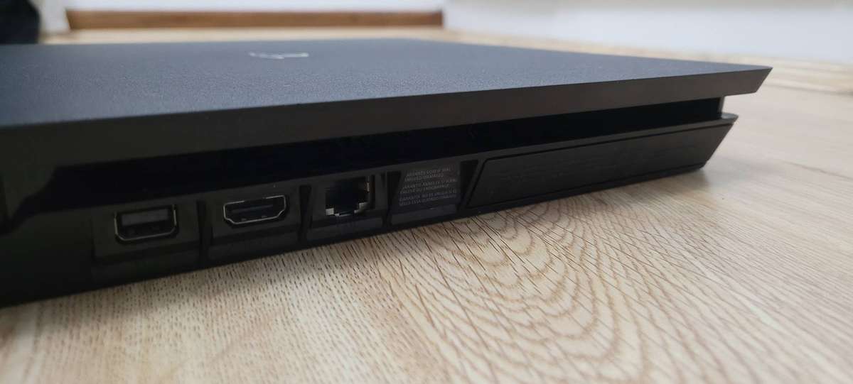 PS4 Slim Console 500Gb Control Immaculate