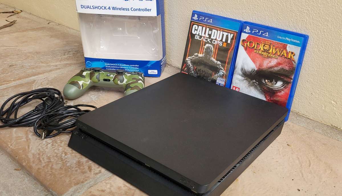 PS4 Slim Console 500Gb Control Immaculate