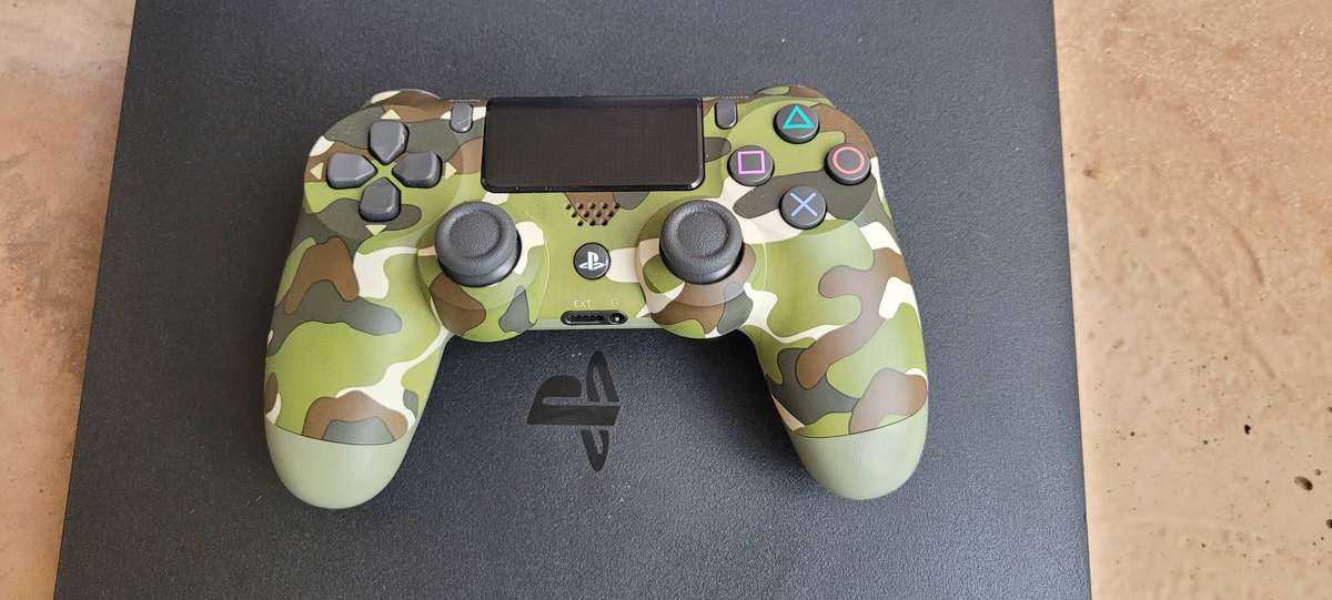 PS4 Slim Console 500Gb Control Immaculate