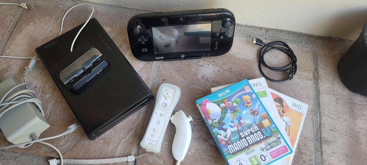 Wii U Console 32Gb with Accessories