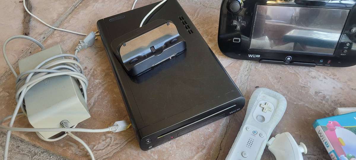 Wii U Console 32Gb with Accessories