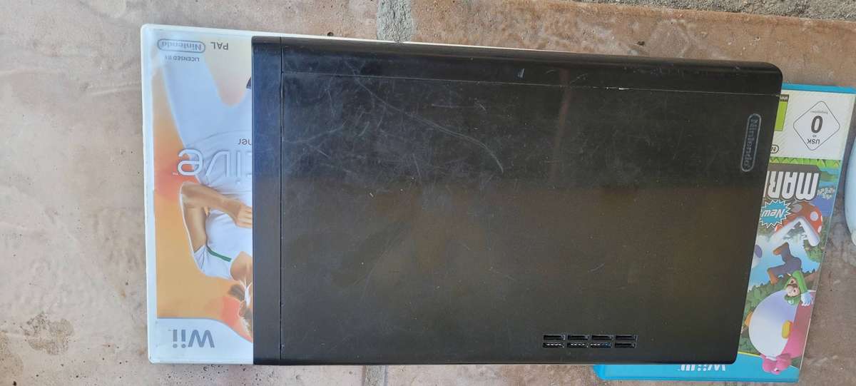 Wii U Console 32Gb with Accessories