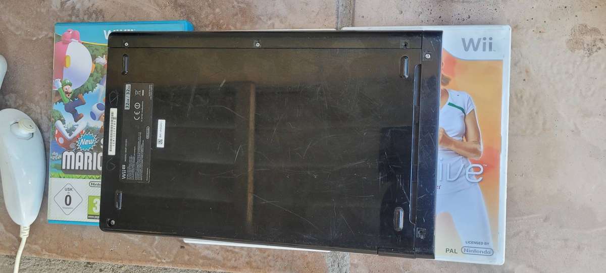 Wii U Console 32Gb with Accessories