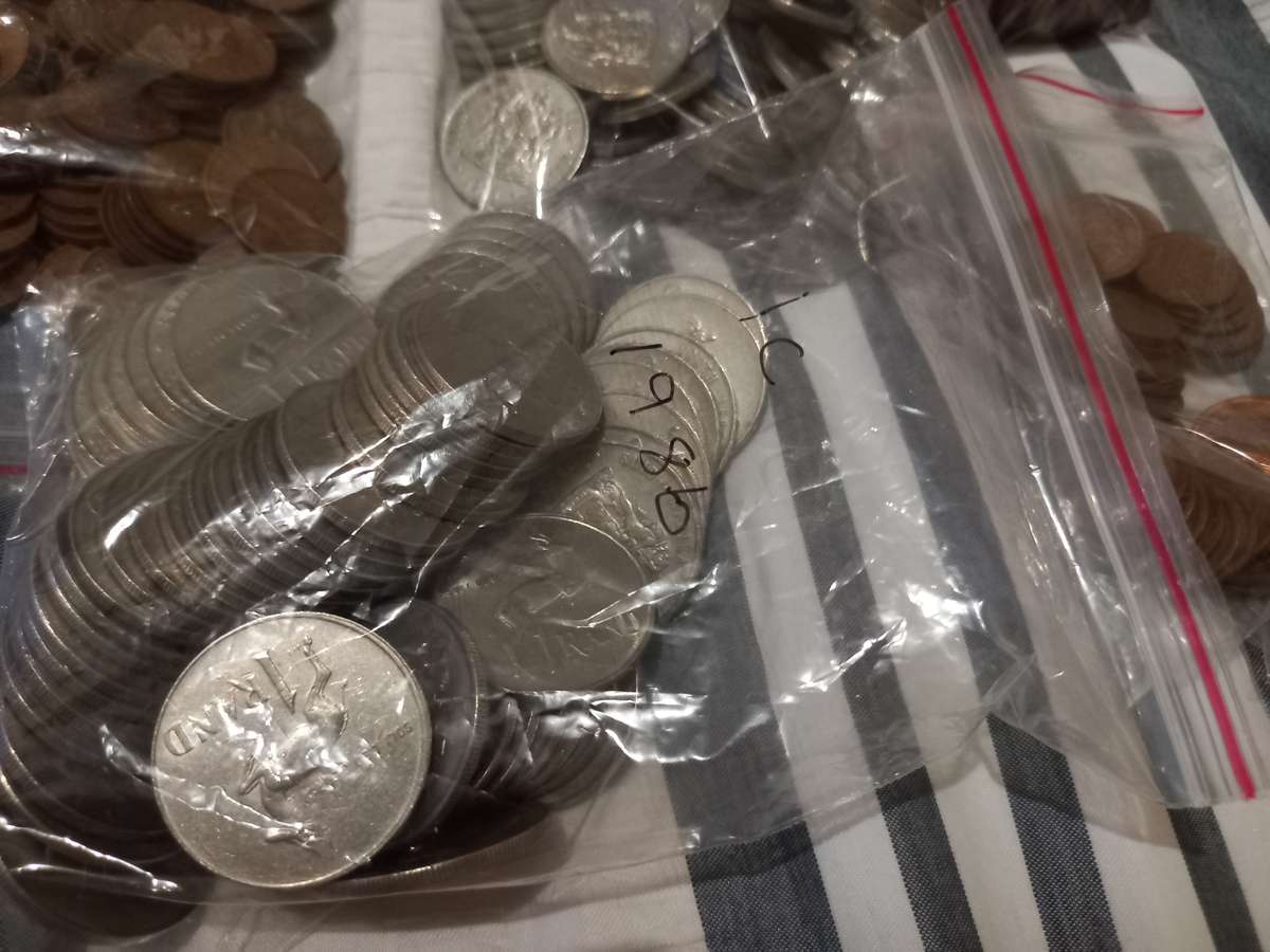 HUGE LOT OF 2ND AND 3RD DECIMAL COINS. 2760 COINS IN TOTAL. BID PER COIN TO TAKE ALL. PLS READ.