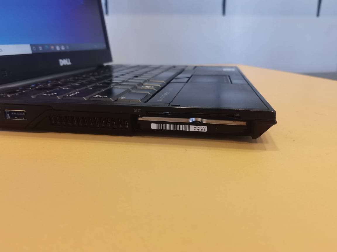 Dell Latitude E4300 - Intel Core 2 Duo @ 2.53GHz - 4GB RAM - 256GB HDD