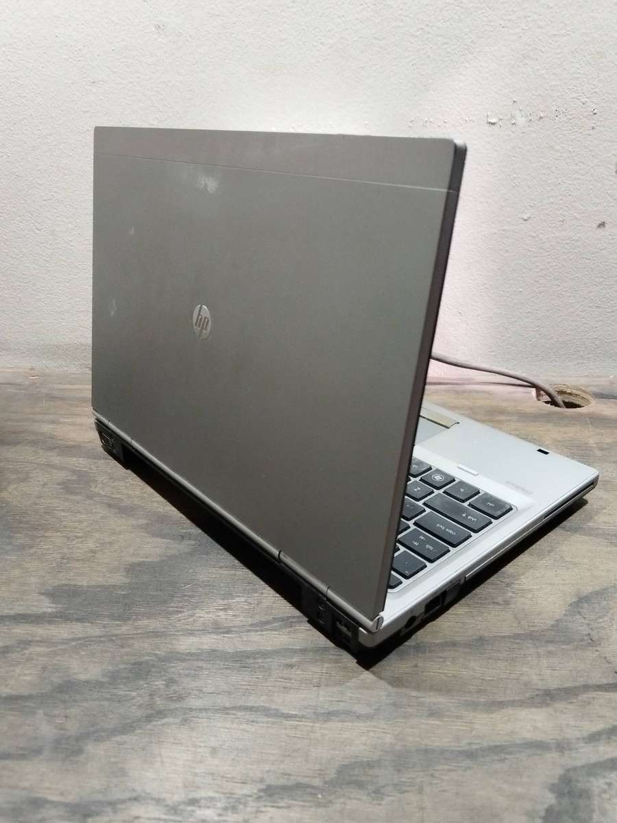 HP EliteBook 2560p - Intel Core I7 - 4GB RAM - 250GB HDD - Windows 10 Pro