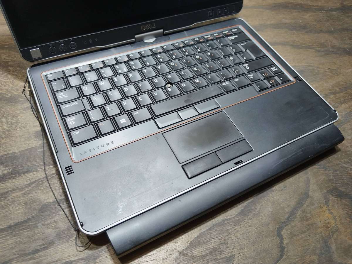 Dell Latitude XT3 - Intel Core i5 - 4GB RAM - 320GB HDD - Windows 10 Pro