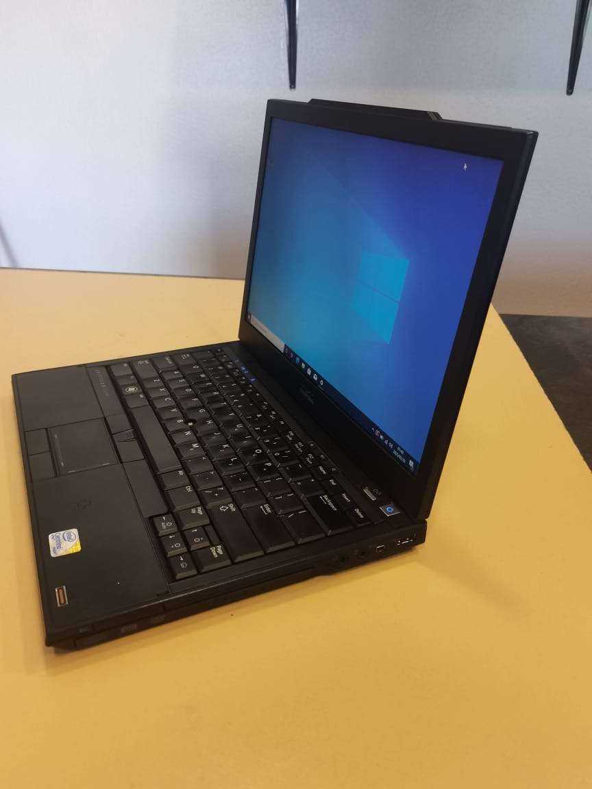 Dell Latitude E4300 - Intel Core 2 Duo @ 2.53GHz - 4GB RAM - 256GB HDD