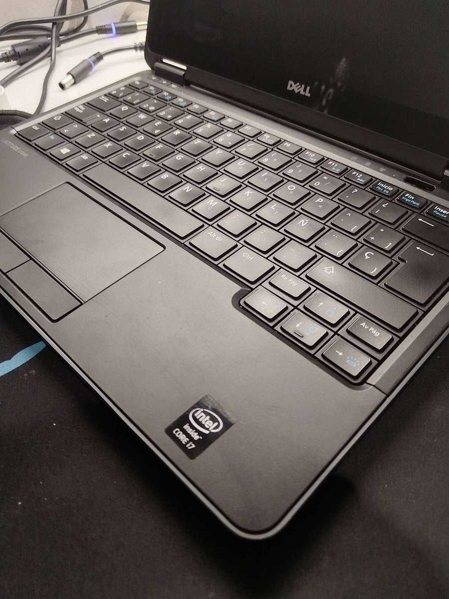 Dell Latitude E7240 - Intel Core i7 - 2GB RAM - Damaged Laptop