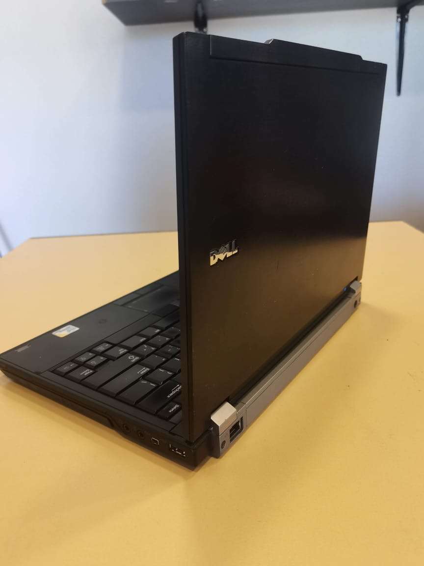 Dell Latitude E4300 - Intel Core 2 Duo @ 2.53GHz - 4GB RAM - 256GB HDD