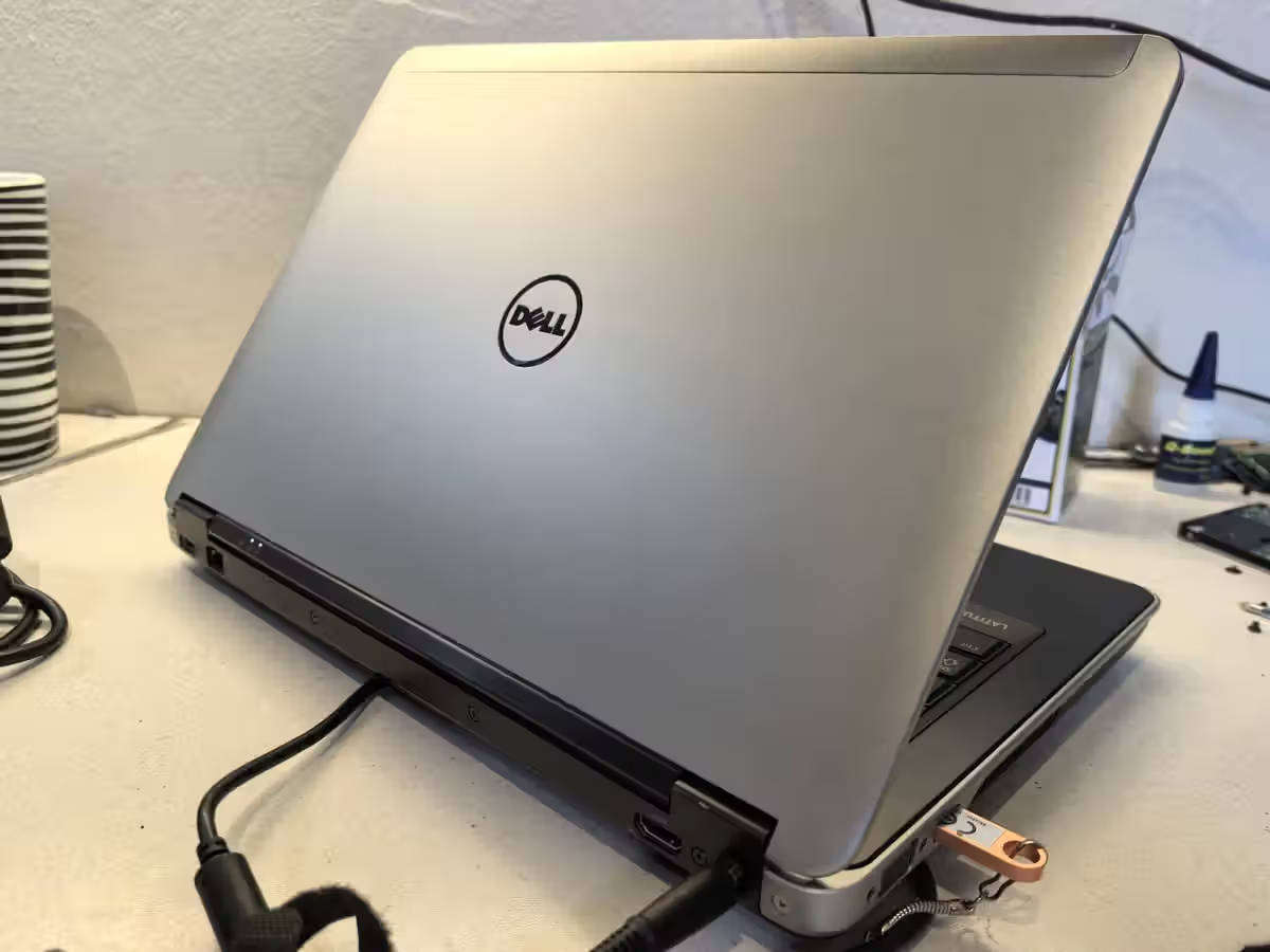 Dell Latitude E6440 - Intel Core i5 - 4GB RAM - 320GB HDD - Windows 10 Pro