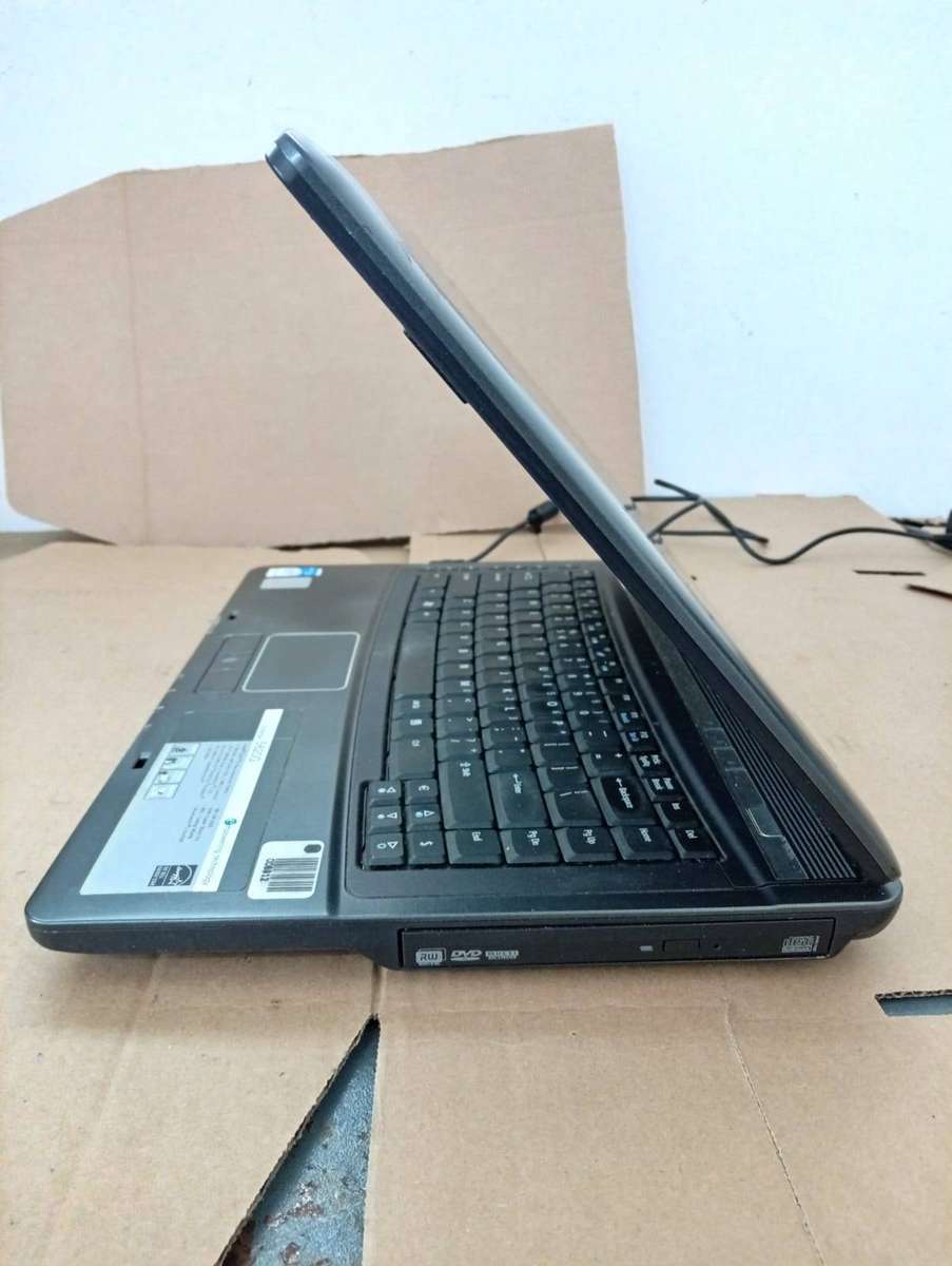 Acer Extensa 5620G-Intel Core 2  DUO-Intel ATI Mobility Radeon HD Graphics-2GB DDR2 RAM-160GB HDD