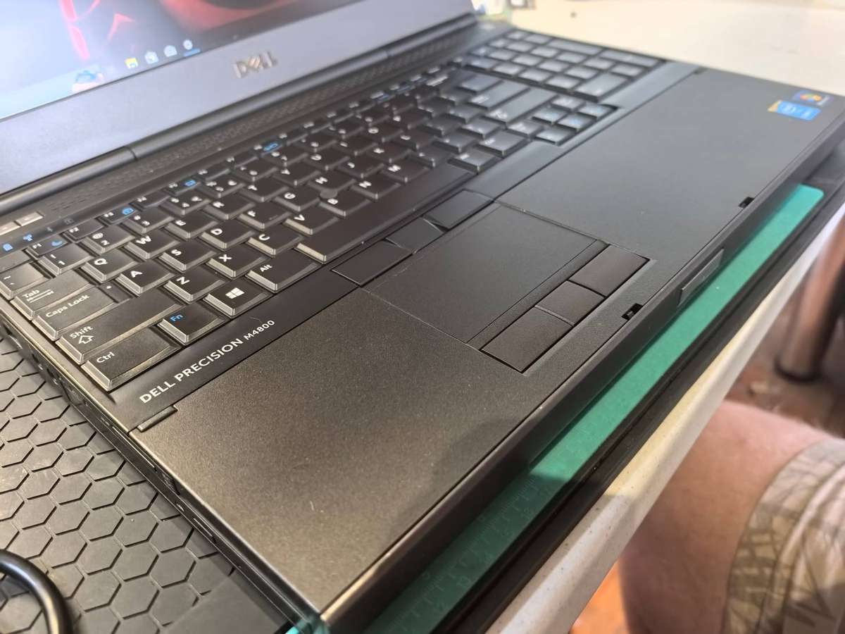 DELL PRECISION M4800, i7-4810MQ, 16GB RAM, 256GB SSD, FHD, AMD FIREPRO R9 M200X