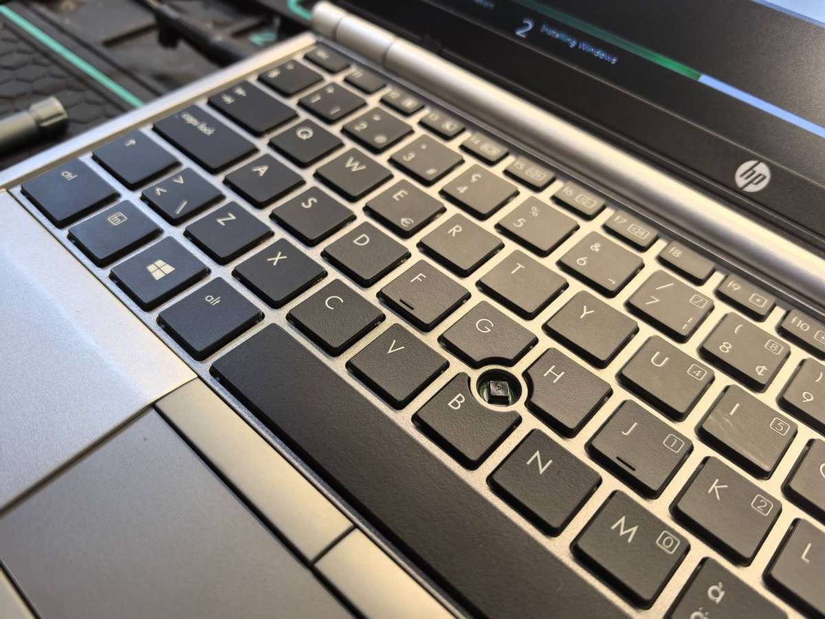 HP ELITEBOOK 2170P, i7-3667U, 8GB RAM, 500GB HDD, backlit keyboard