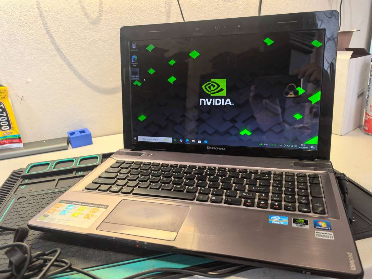 LENOVO IDEAPAD Y700, i7-2670QM QUAD CORE, 8GB RAM, 256GB SSD, NVIDIA GEFORCE GT555