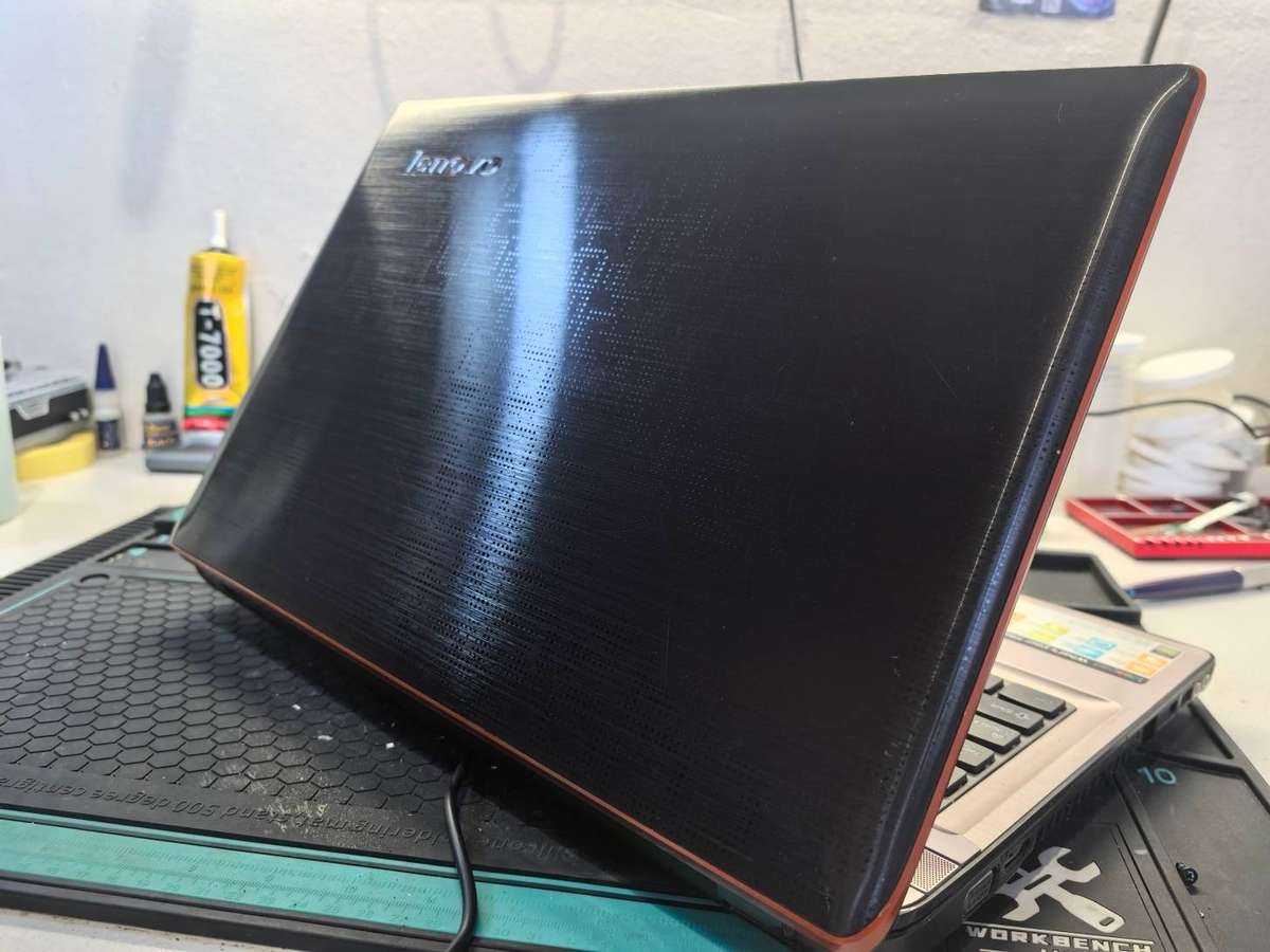 LENOVO IDEAPAD Y700, i7-2670QM QUAD CORE, 8GB RAM, 256GB SSD, NVIDIA GEFORCE GT555