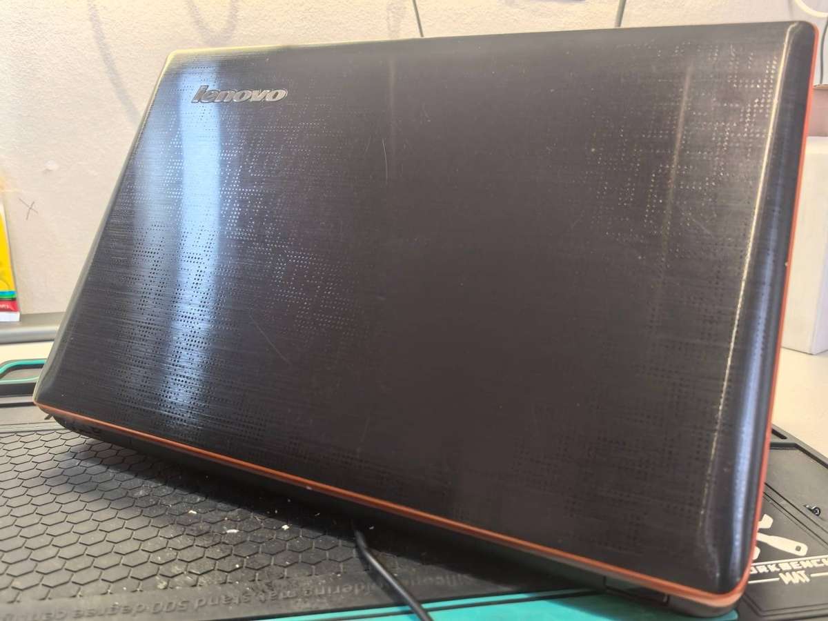 LENOVO IDEAPAD Y700, i7-2670QM QUAD CORE, 8GB RAM, 256GB SSD, NVIDIA GEFORCE GT555