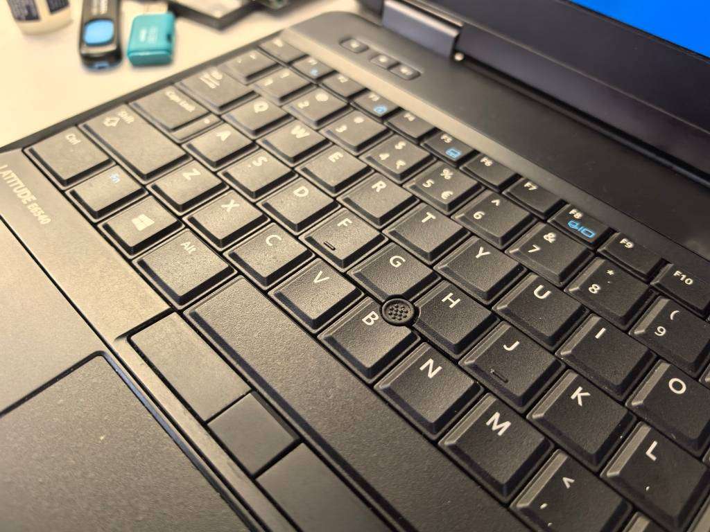 Dell Latitude E6540, i7-4810MQ, 8GB RAM, 256GB SSD, FHD, Radeon 2GB GDDR5