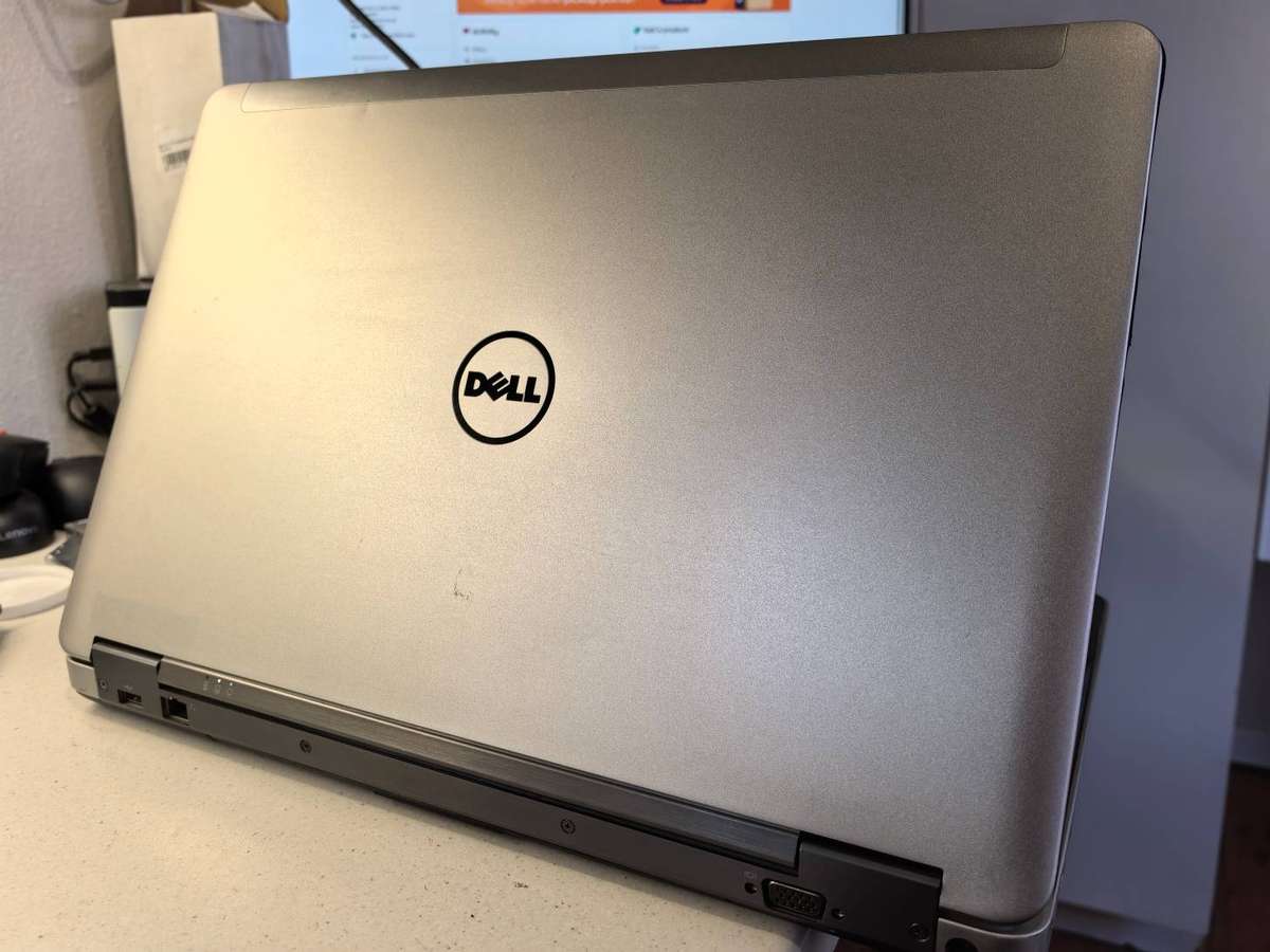 Dell Latitude E6540, i7-4810MQ, 8GB RAM, 256GB SSD, FHD, Radeon 2GB GDDR5