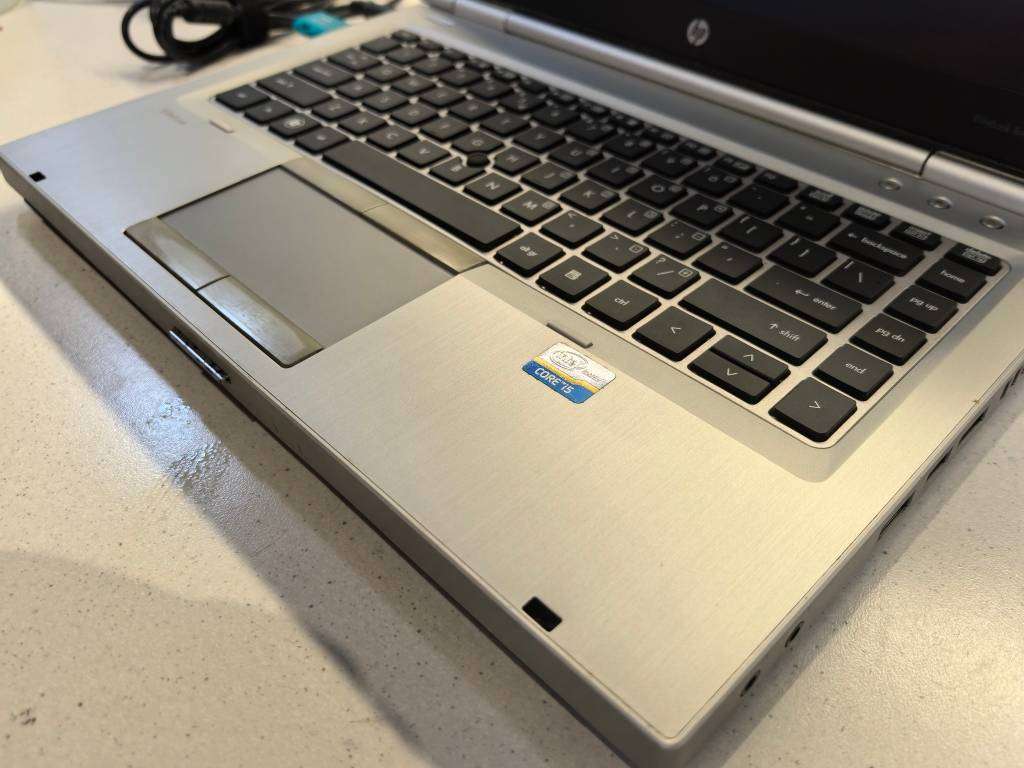 HP EliteBook 8460P - Intel Core i5-2520M - 4GB RAM - 500GB HDD-HD