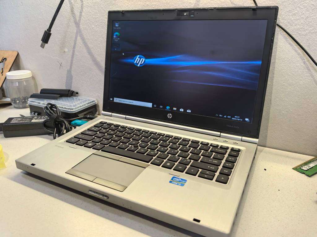 HP EliteBook 8460P - Intel Core i5-2520M - 4GB RAM - 500GB HDD-HD