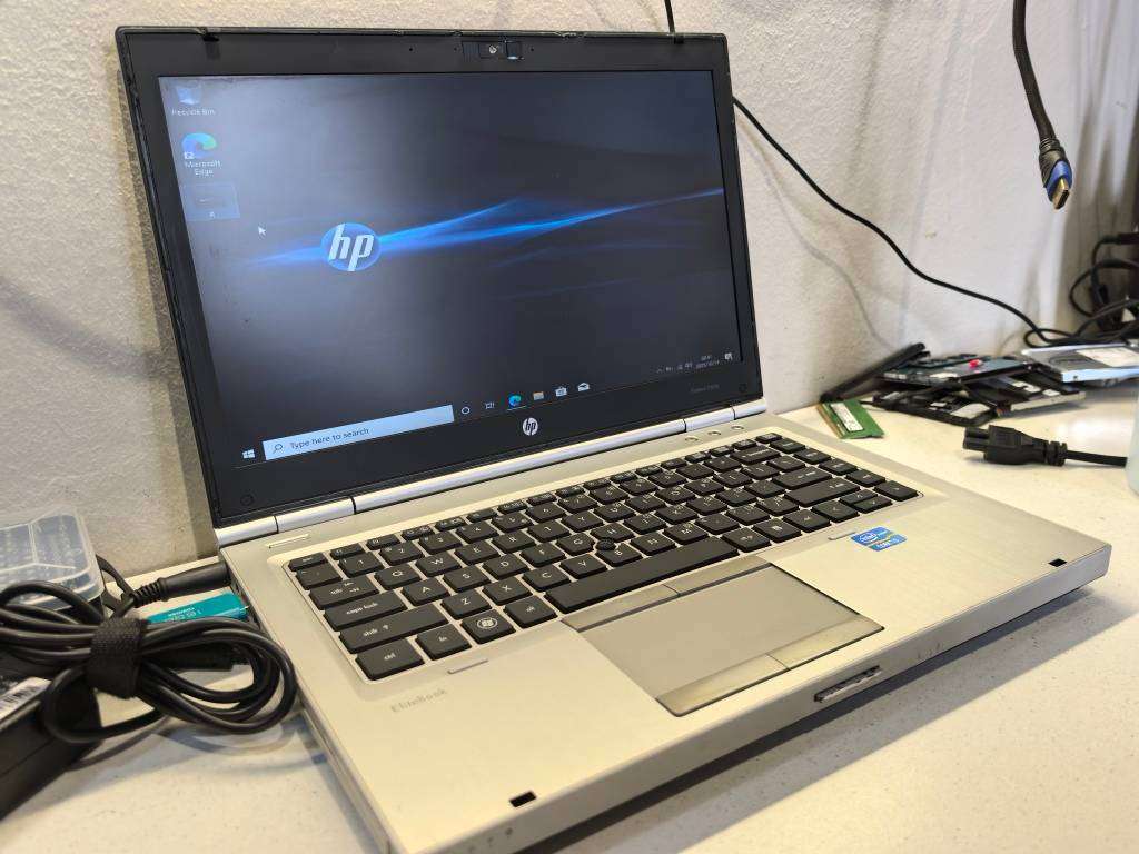 HP EliteBook 8460P - Intel Core i5-2520M - 4GB RAM - 500GB HDD-HD