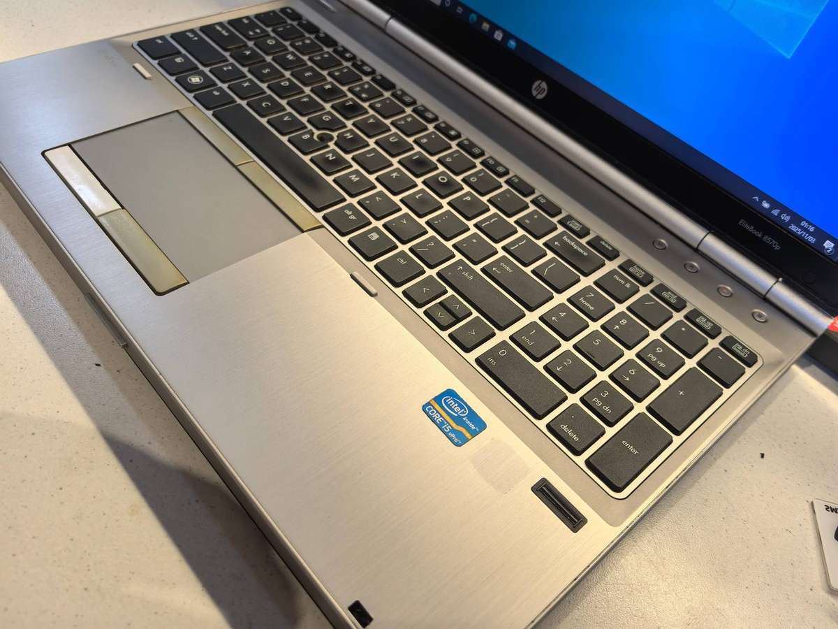 HP ELITEBOOK 8570P, i5-3360M , 8GB RAM,500GB HDD, HD+, Windows 10