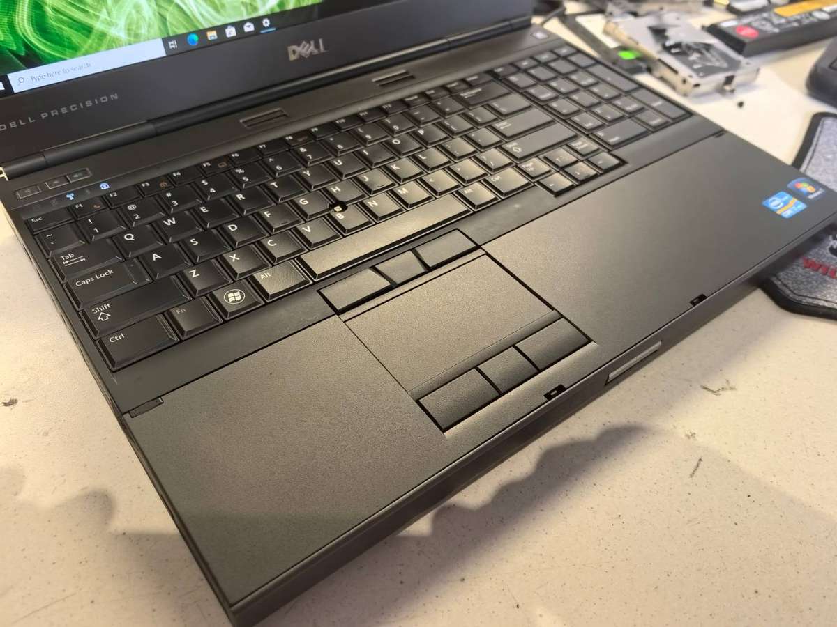 Dell Precision M4600, i7-2760QM, 8GB RAM, 256GB SSD, FHD, NVIDIA QUADRO 1000M